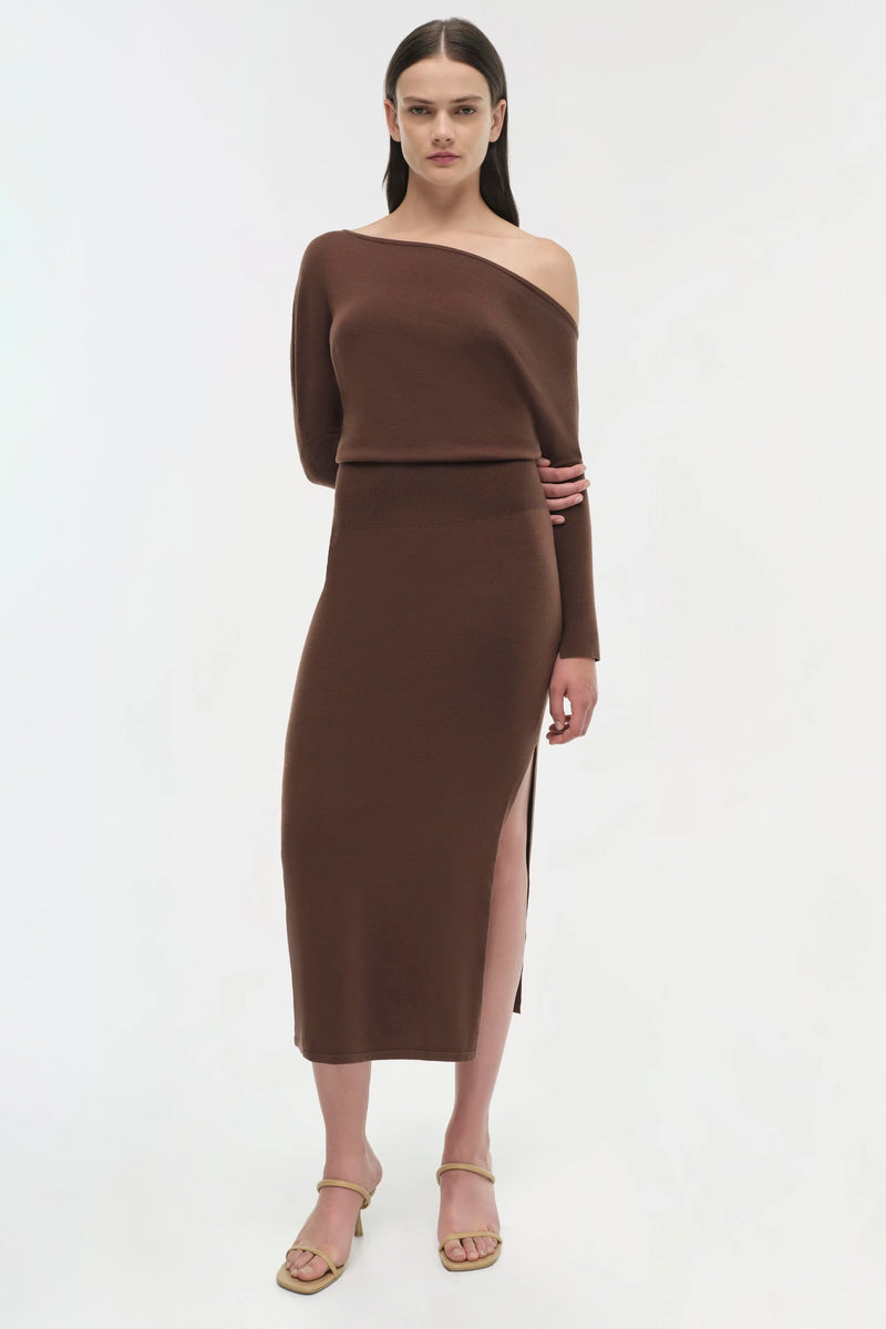 Janese Off The Shoulder Dress In Choco