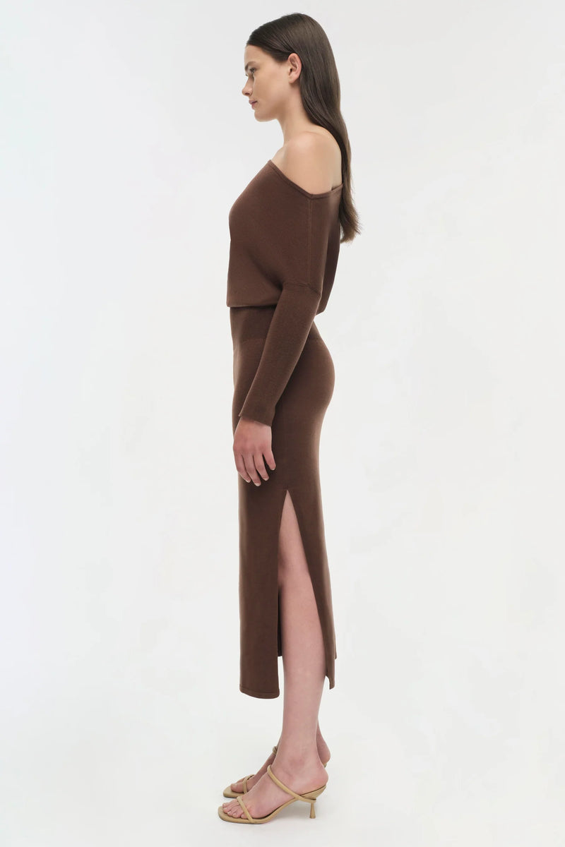 Janese Off The Shoulder Dress In Choco