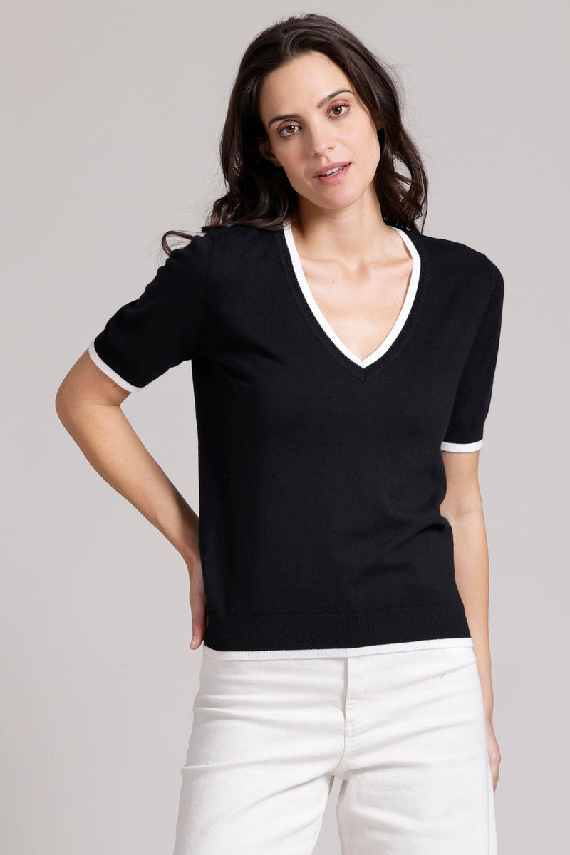 V Neck with Tipping in Black/White-Mini Rose-Tocca Finita